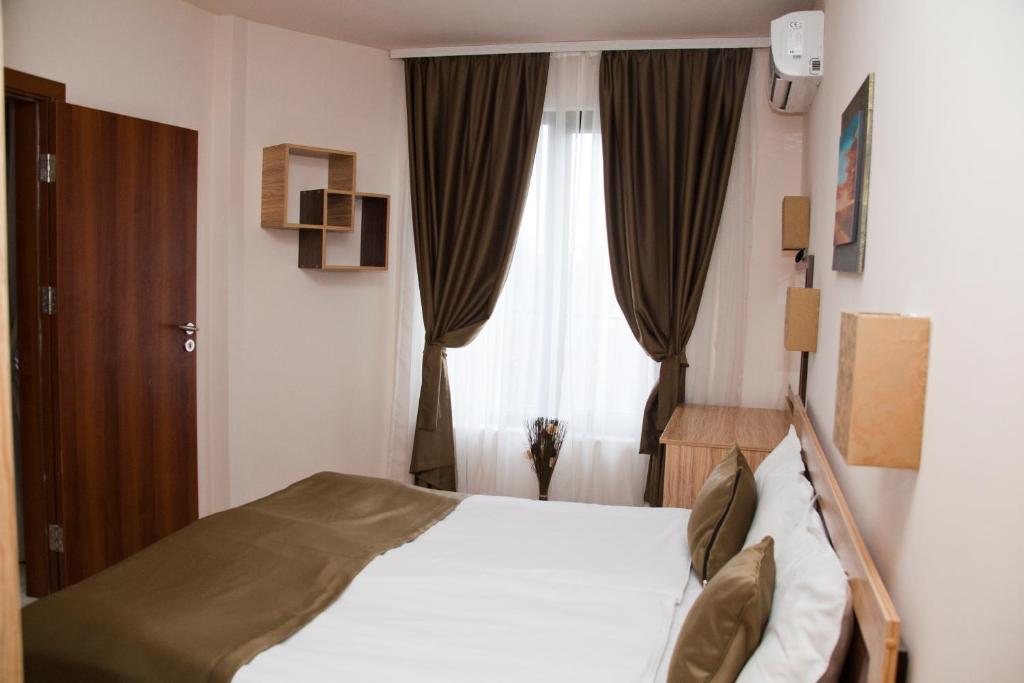 فندق بورغاسفي  Gran Via الغرفة الصورة